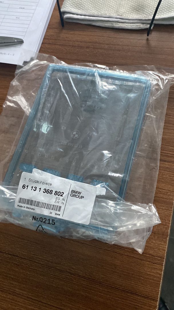 BMW E30 Sigorta Kutu Kapağı